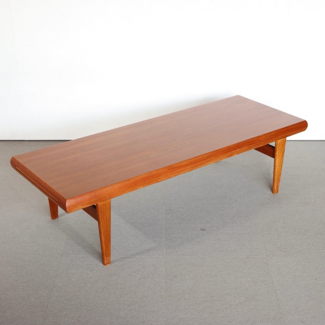 デンマーク製チーク材のヴィンテージコーヒーテーブル