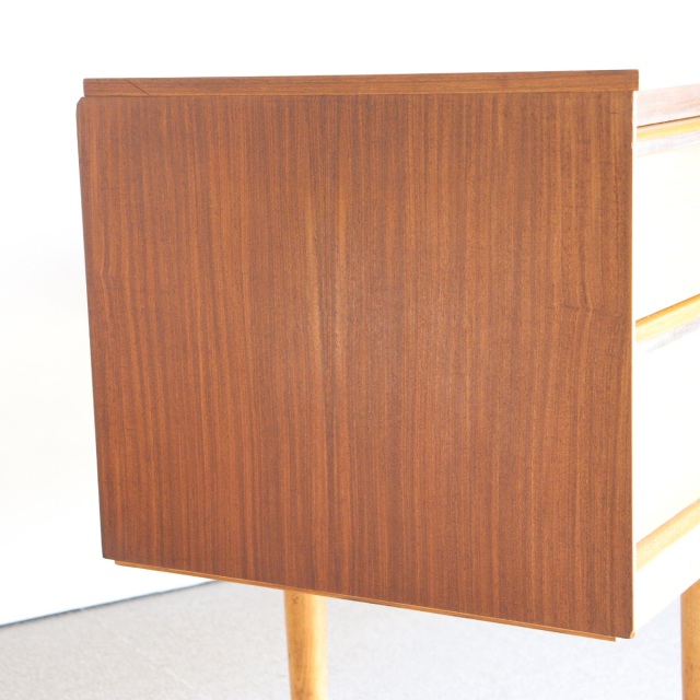 オースティンスイートAustinsuiteのサイドボード