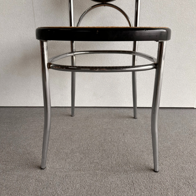 トーネットのクロム製ハイバックチェア