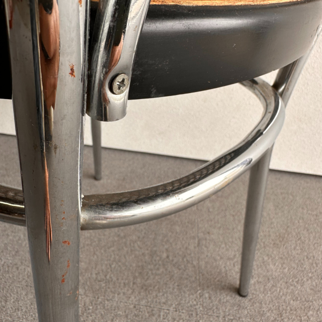 トーネットのクロム製ハイバックチェア