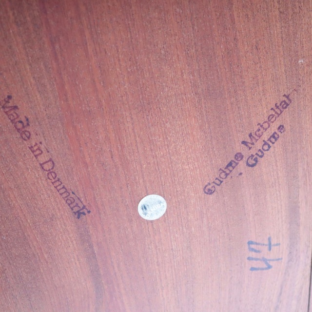 Gudme Mobelfabrik製ダイニングテーブル。チーク材が美しい北欧ヴィンテージ。しっかりとメンテナンスされた上質な一台。