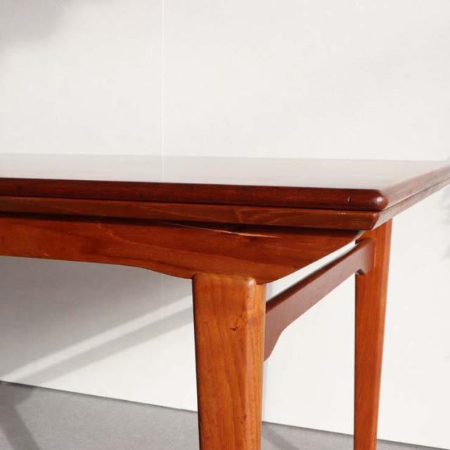 デンマーク製のヴィンテージダイニングテーブル