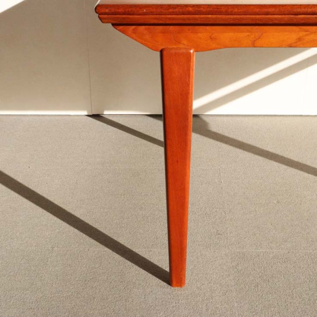 デンマーク製のヴィンテージダイニングテーブル