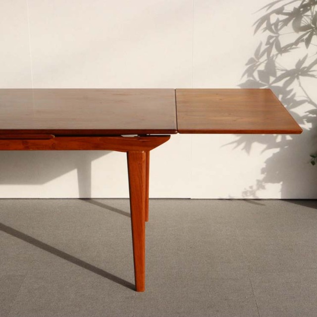 デンマーク製のヴィンテージダイニングテーブル