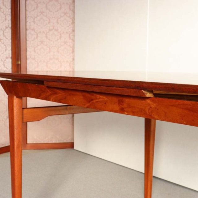 デンマーク製のヴィンテージダイニングテーブル