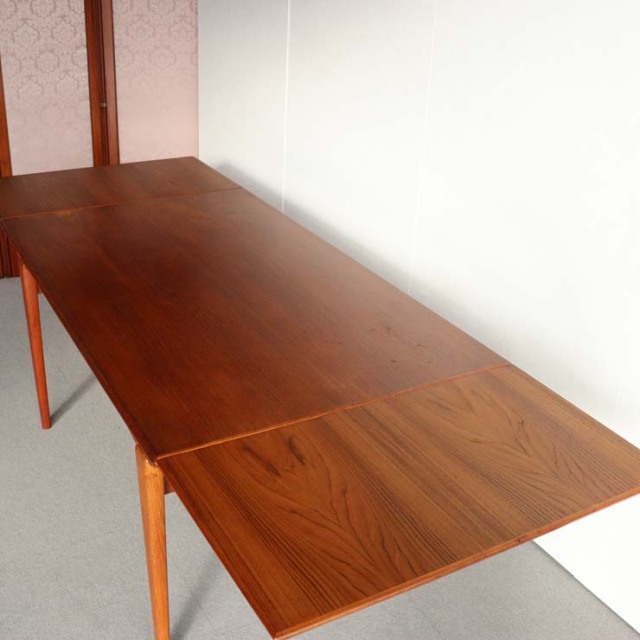 デンマーク製のヴィンテージダイニングテーブル