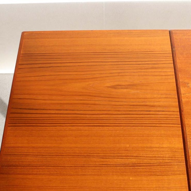 デンマーク製のヴィンテージダイニングテーブル