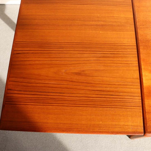 デンマーク製のヴィンテージダイニングテーブル