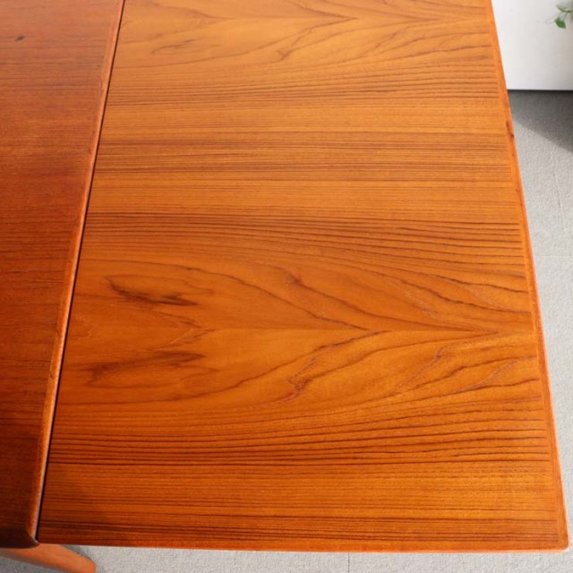 デンマーク製のヴィンテージダイニングテーブル