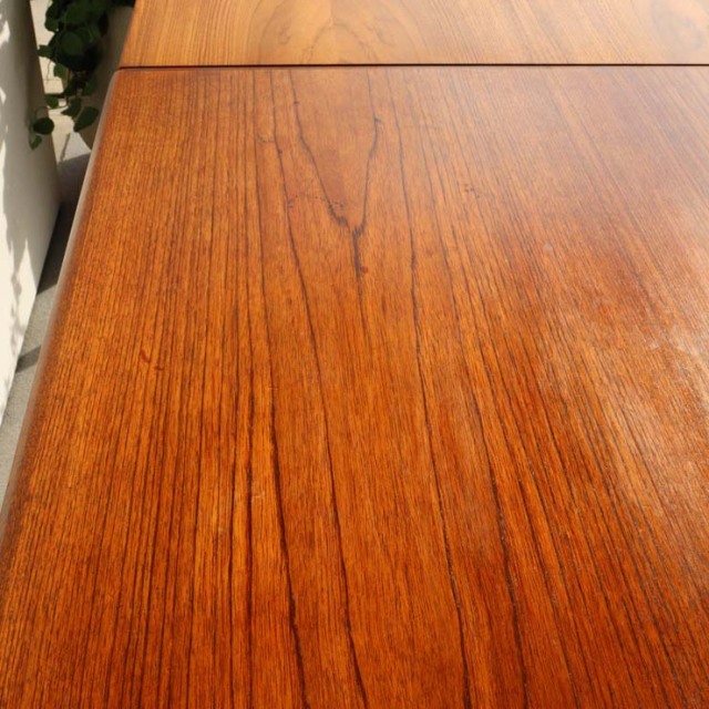 デンマーク製のヴィンテージダイニングテーブル