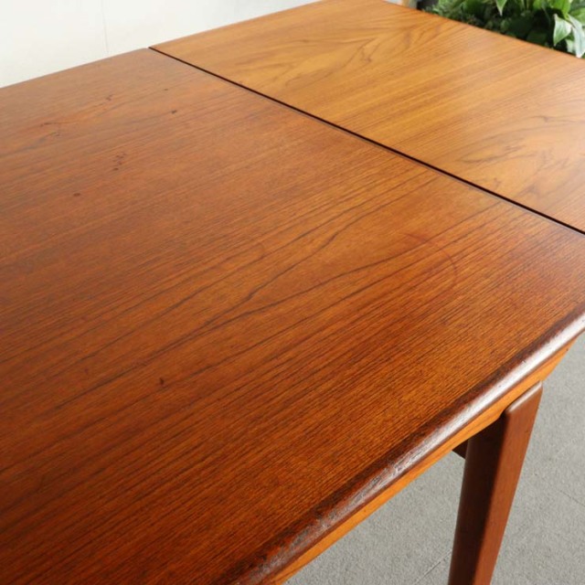 デンマーク製のヴィンテージダイニングテーブル