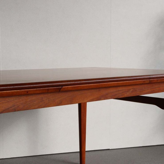 デンマーク製のヴィンテージダイニングテーブル