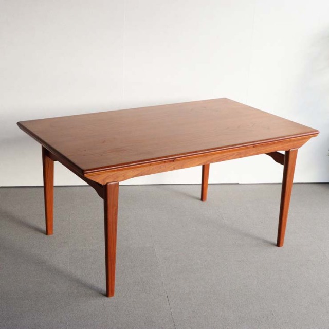 デンマーク製のヴィンテージダイニングテーブル