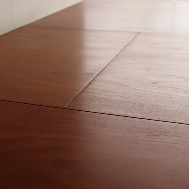 英国ヴィンテージのダイニングテーブル