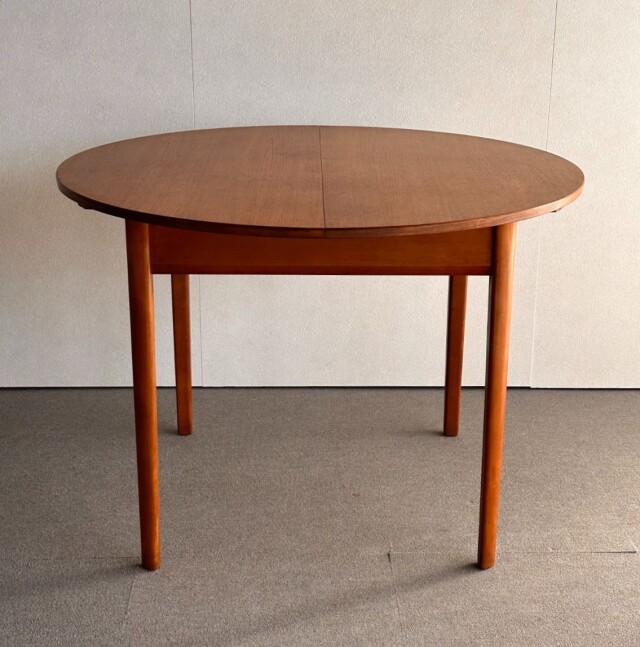 小さめダイニングテーブル丸型