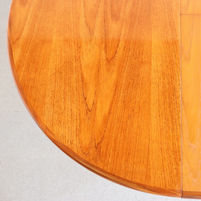 ジープランG-PLANのダイニングテーブル