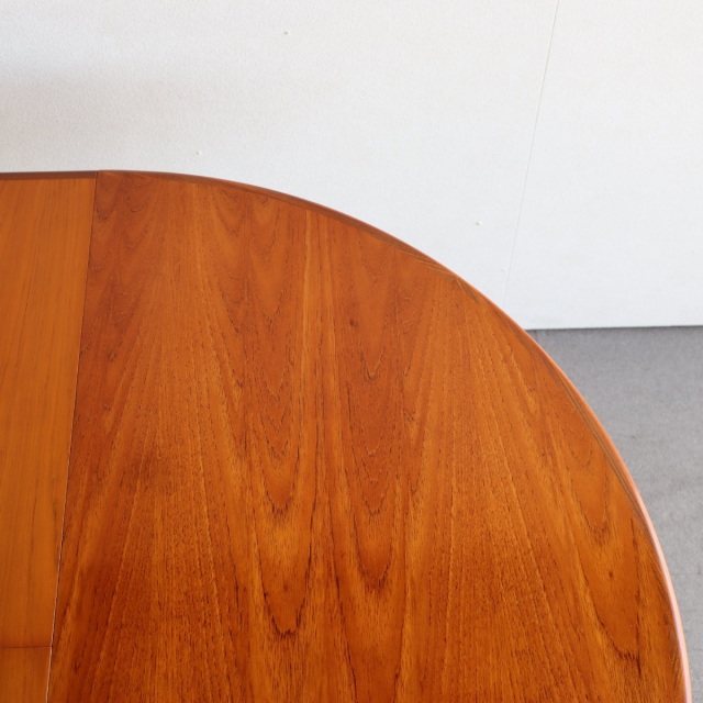 ジープランG-PLANのダイニングテーブル