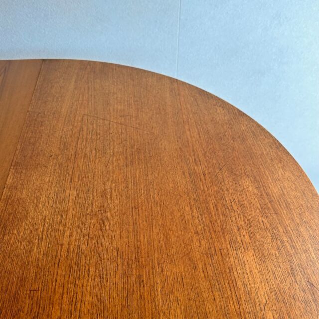イギリス 直輸入 ヴィンテージ 丸形 ウッドテーブル 直径60㎝ 希少 イギリス 直輸入 ヴィンテージ 丸形 ウッドテーブル 直径60