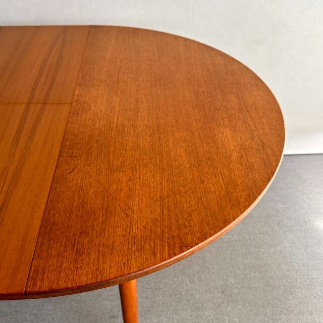 ラウンドダイニングテーブル | 英国ヴィンテージ家具 | 106センチ