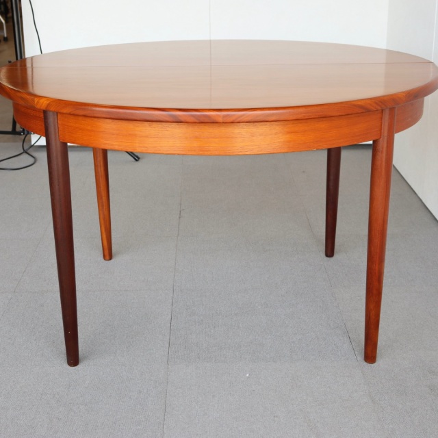 ジープランG-PLANのダイニングテーブル