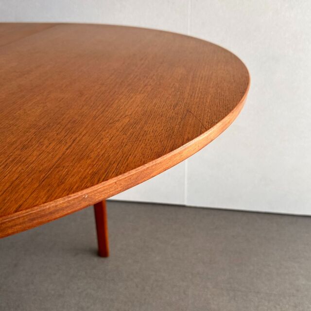 小さめダイニングテーブル丸型