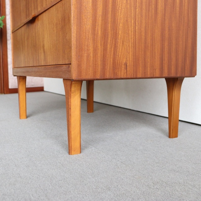 大瀑布図的』オースティンスイートAustinsuiteの4段チェスト