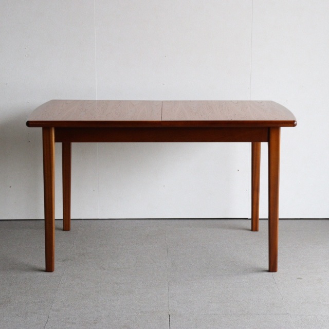 Meredew(メレデュー) ラウンドダイニングテーブル (301) Meredew(メレデュー) / Round table ラウンドダイニングテーブル