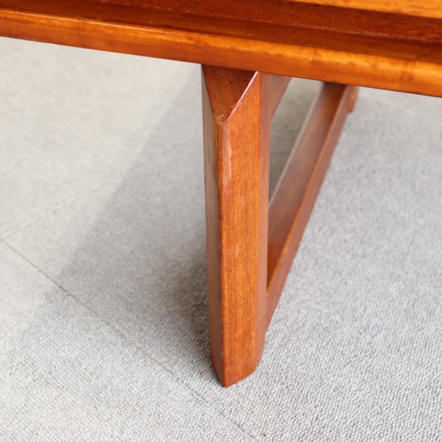 ホワイトアンドニュートンWhite&Newtoneのサイドボード