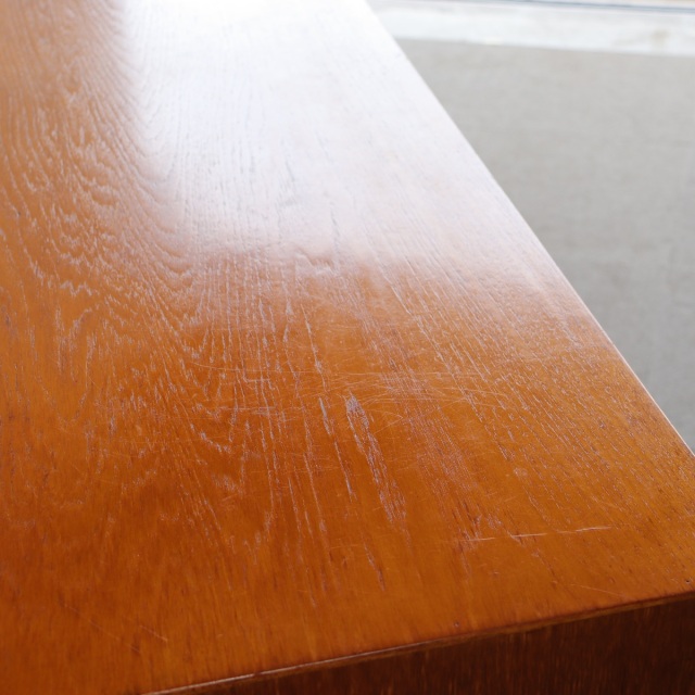 ホワイトアンドニュートンWhite&Newtoneのサイドボード