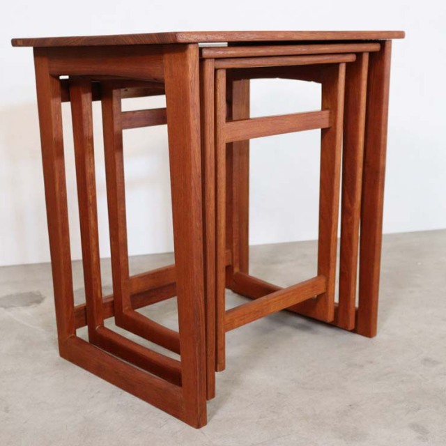 Simple Vintage Nest Table 商品番号【122078】