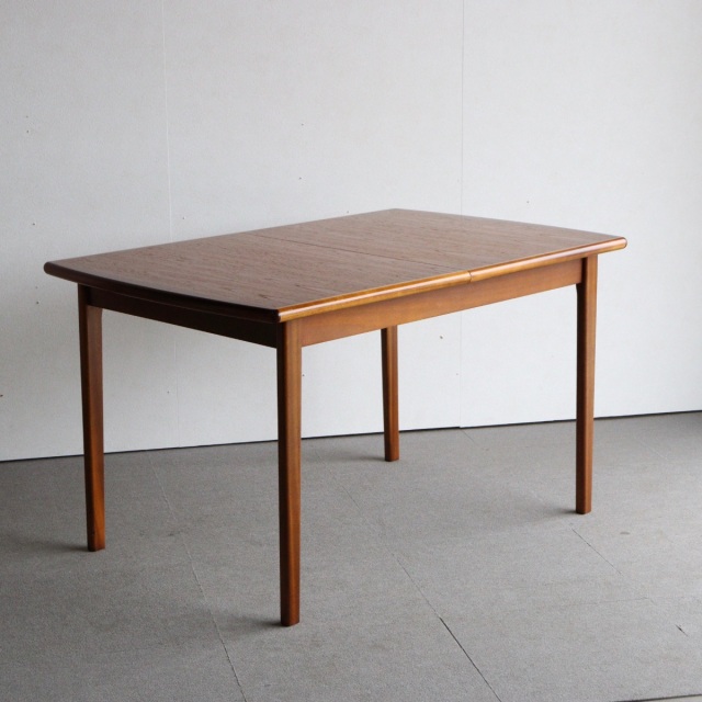 じゅんまいだいぎんじょう的な』 メレデューMEREDEWのダイニングテーブル