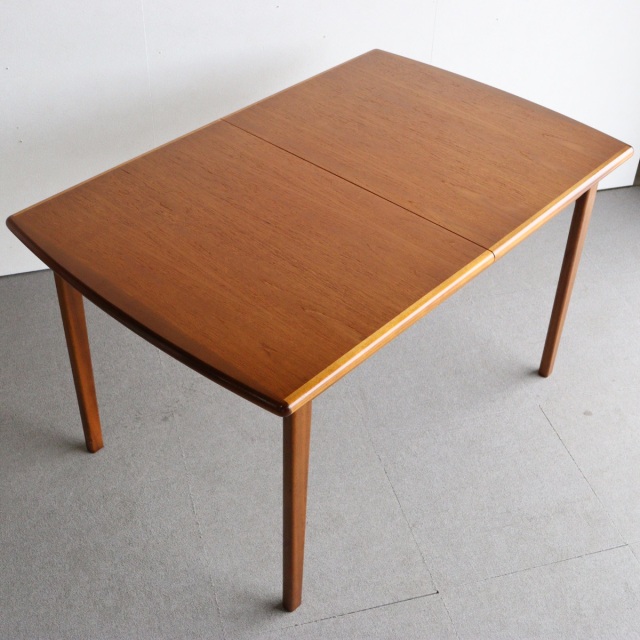 Meredew(メレデュー) ラウンドダイニングテーブル (301) Meredew(メレデュー) / Round table ラウンドダイニングテーブル