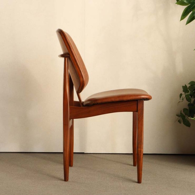 エリオッツオブニューベリーのダイニングチェア