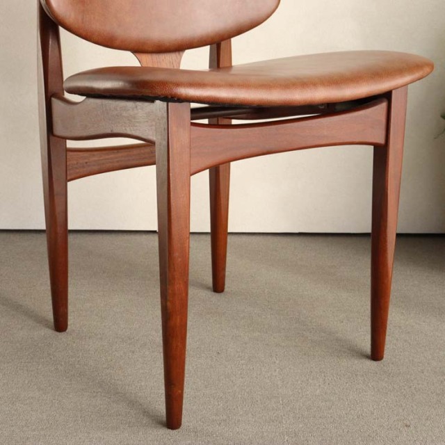 エリオッツオブニューベリーのダイニングチェア