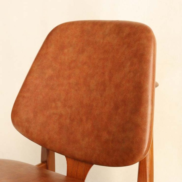 エリオッツオブニューベリーのダイニングチェア