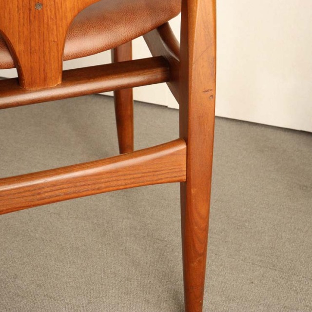 エリオッツオブニューベリーのダイニングチェア