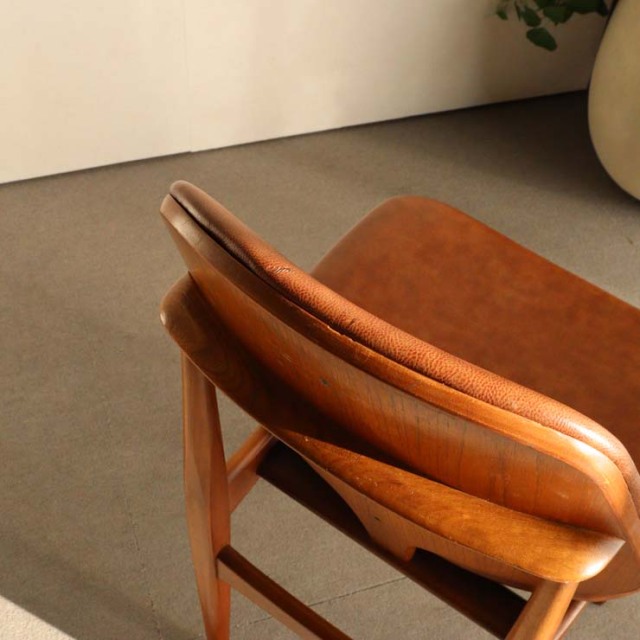 エリオッツオブニューベリーのダイニングチェア