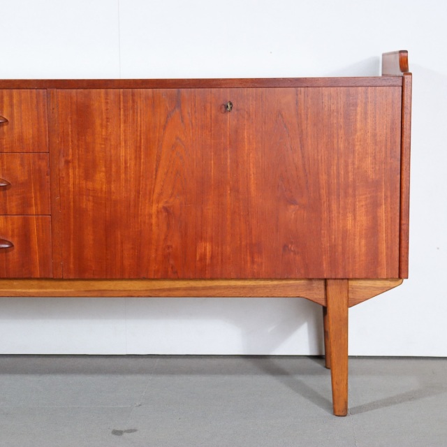 デンマーク製サイドボード