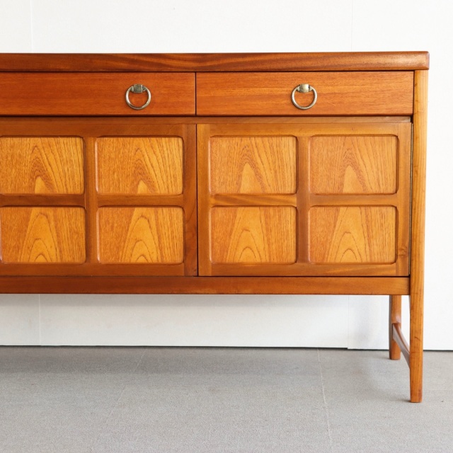 ネイサンNathanのサイドボード