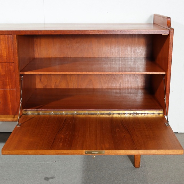 デンマーク製サイドボード