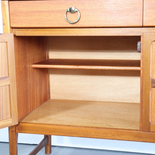 ネイサンNathanのサイドボード