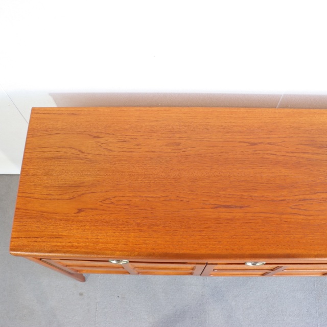 ネイサンNathanのサイドボード