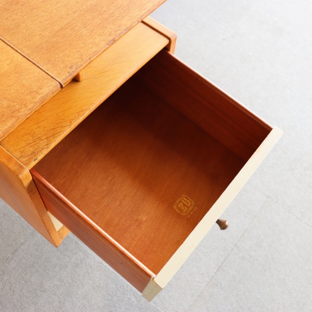 ジープランG-PLANのデスク