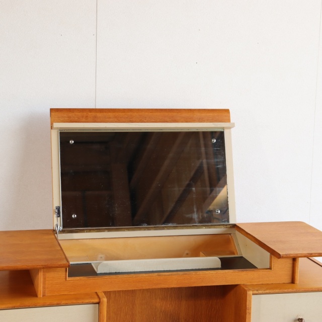 ジープランG-PLANのデスク