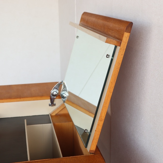 ジープランG-PLANのデスク