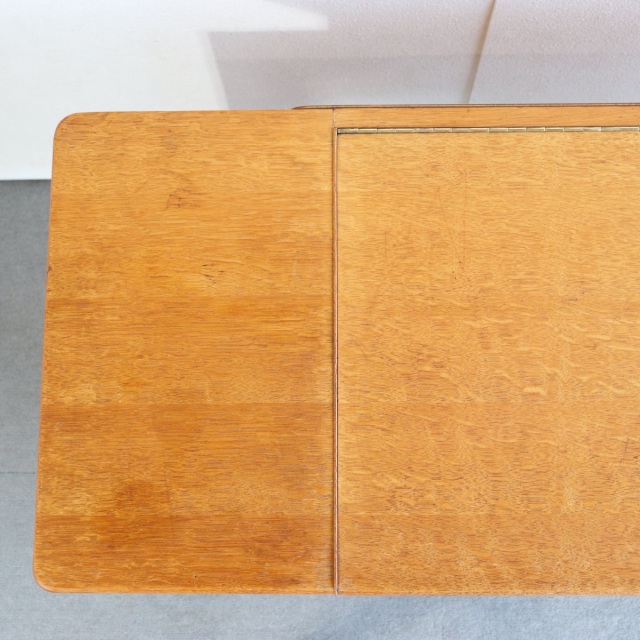 ジープランG-PLANのデスク