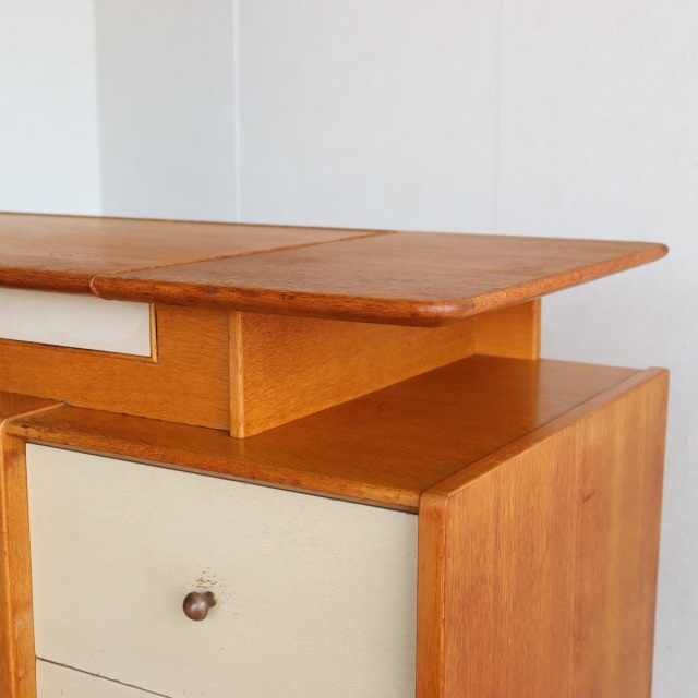 ジープランG-PLANのデスク