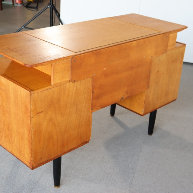 ジープランG-PLANのデスク