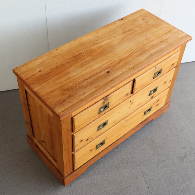 英国ヴィンテージのチェスト