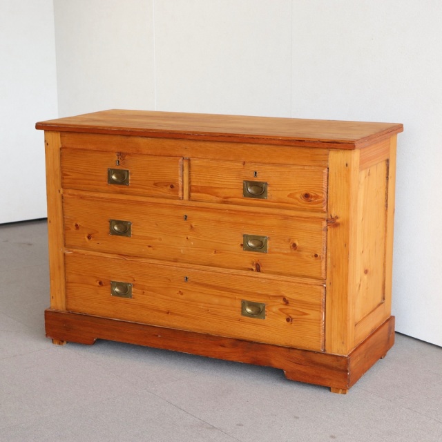 英国ヴィンテージのチェスト